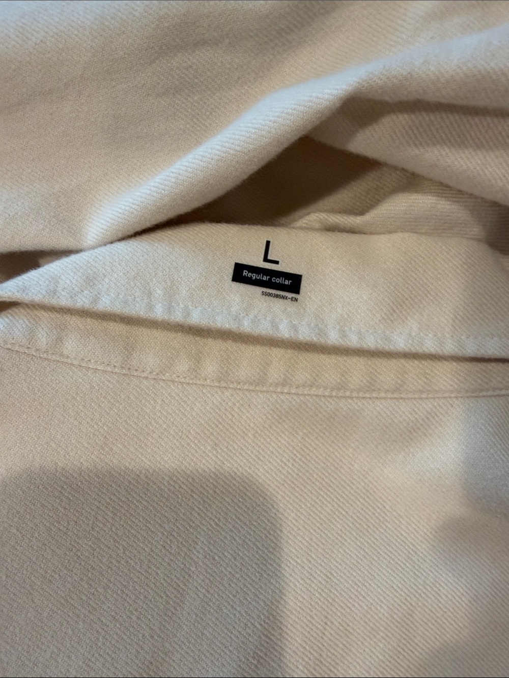 Uniqlo Men’s Light Beige flannel Long-Sleeve Button-Down Shirt - Picture 6 of 6